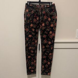 Miss Me Black Floral Cargo Jeans Low Rise Ankle Skinny Pants Women’s Size 25 EUC